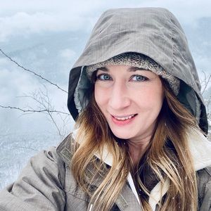 Meet your Posher, Leah